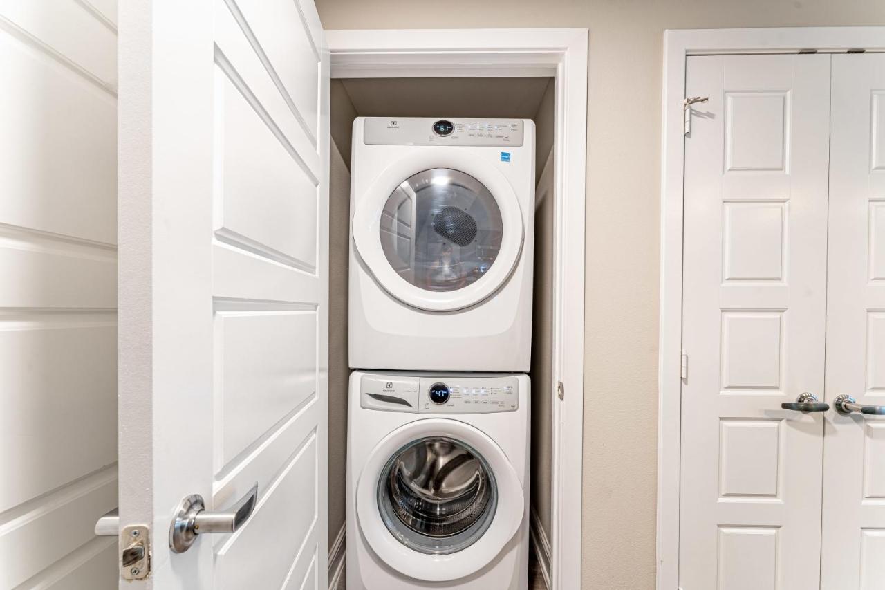 Upscale Modern Apts - Free Parking, Fast Wifi, Courtyard Apartment Austin Exterior photo