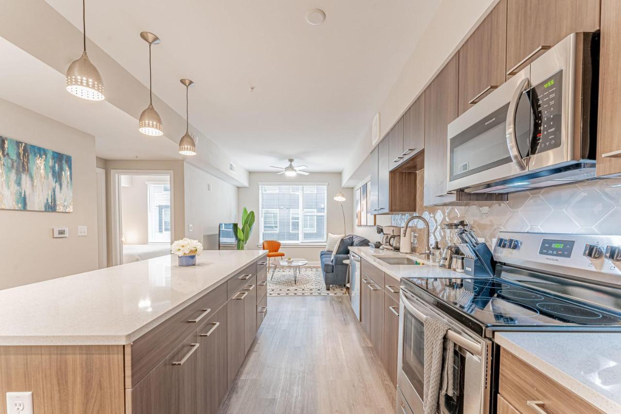 Upscale Modern Apts - Free Parking, Fast Wifi, Courtyard Apartment Austin Exterior photo
