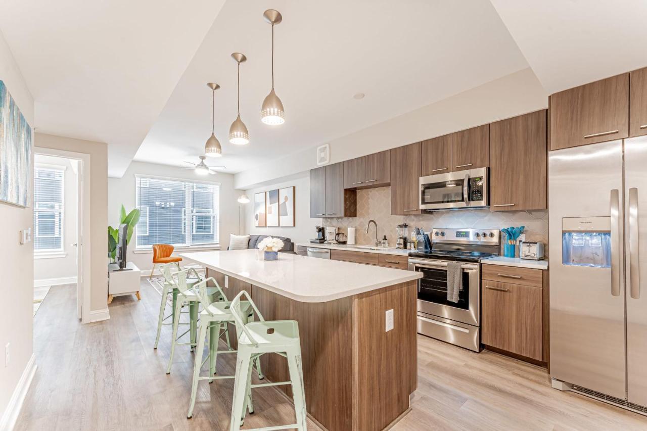 Upscale Modern Apts - Free Parking, Fast Wifi, Courtyard Apartment Austin Exterior photo