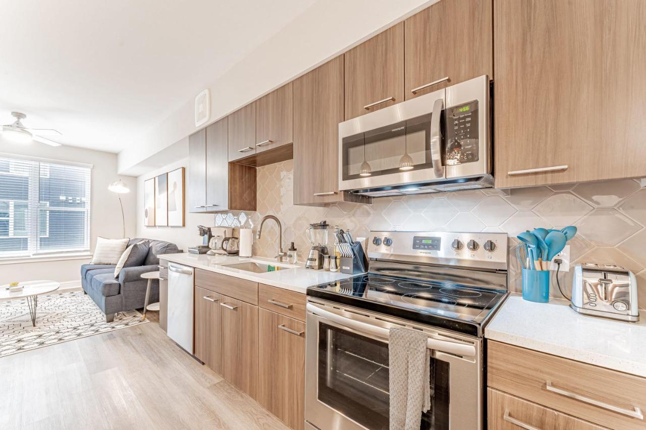 Upscale Modern Apts - Free Parking, Fast Wifi, Courtyard Apartment Austin Exterior photo
