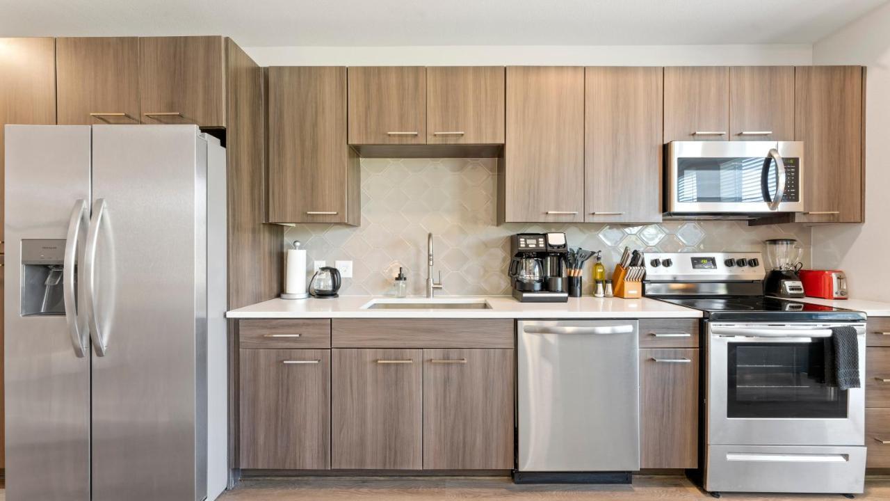 Upscale Modern Apts - Free Parking, Fast Wifi, Courtyard Apartment Austin Exterior photo