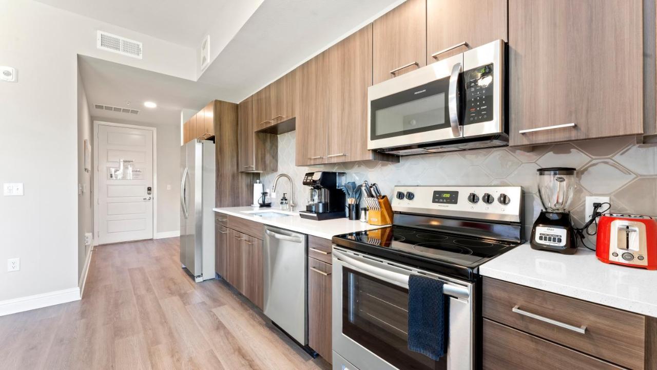 Upscale Modern Apts - Free Parking, Fast Wifi, Courtyard Apartment Austin Exterior photo