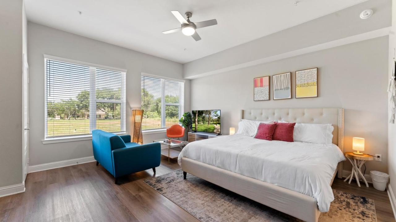 Upscale Modern Apts - Free Parking, Fast Wifi, Courtyard Apartment Austin Exterior photo